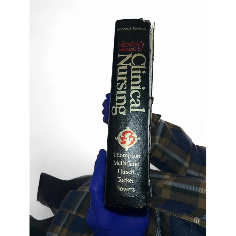 Hardcover Textbook Vintage College Mosby's Manual of Clinical Nursing 2nd Ed.